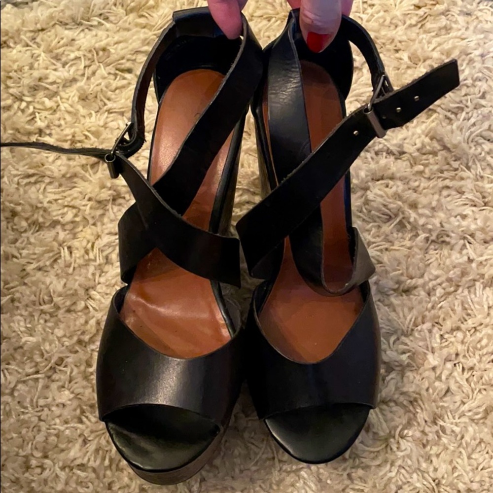Chinese laundry wedges